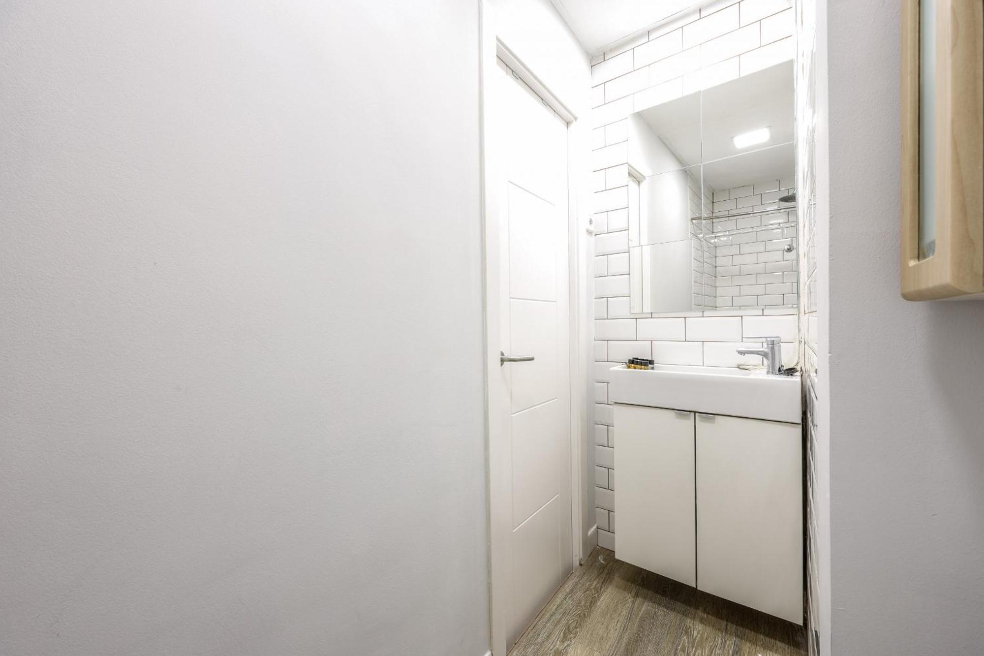 Pequeno Reformado En Tirso De Molina Alquiler Temporal Apartment